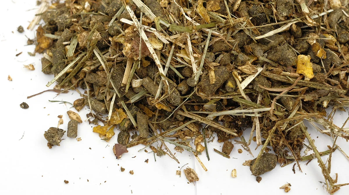 HorseNutrition feed detail with high quality flakes and cereals